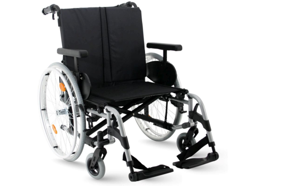 Rollstuhl Breezy Rubix 2 XL, TrBr, Steckachse, brillantsilber>>>>SB 56 cm Rollstuhl Breezy Rubix 2 XL, TrBr, Steckachse, brillantsilber>>>>SB 56 cm