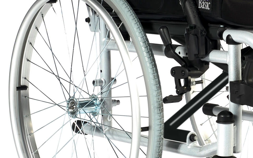 Rollstuhl Breezy Basix 2, Steckachse, TrBr, brillantsilber>>>>SB 52 cm