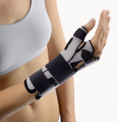 Bort Daumen-Handorthese SellaTex grau>>>>Gr. S links Bort Daumen-Handorthese SellaTex grau>>>>Gr. XL rechts